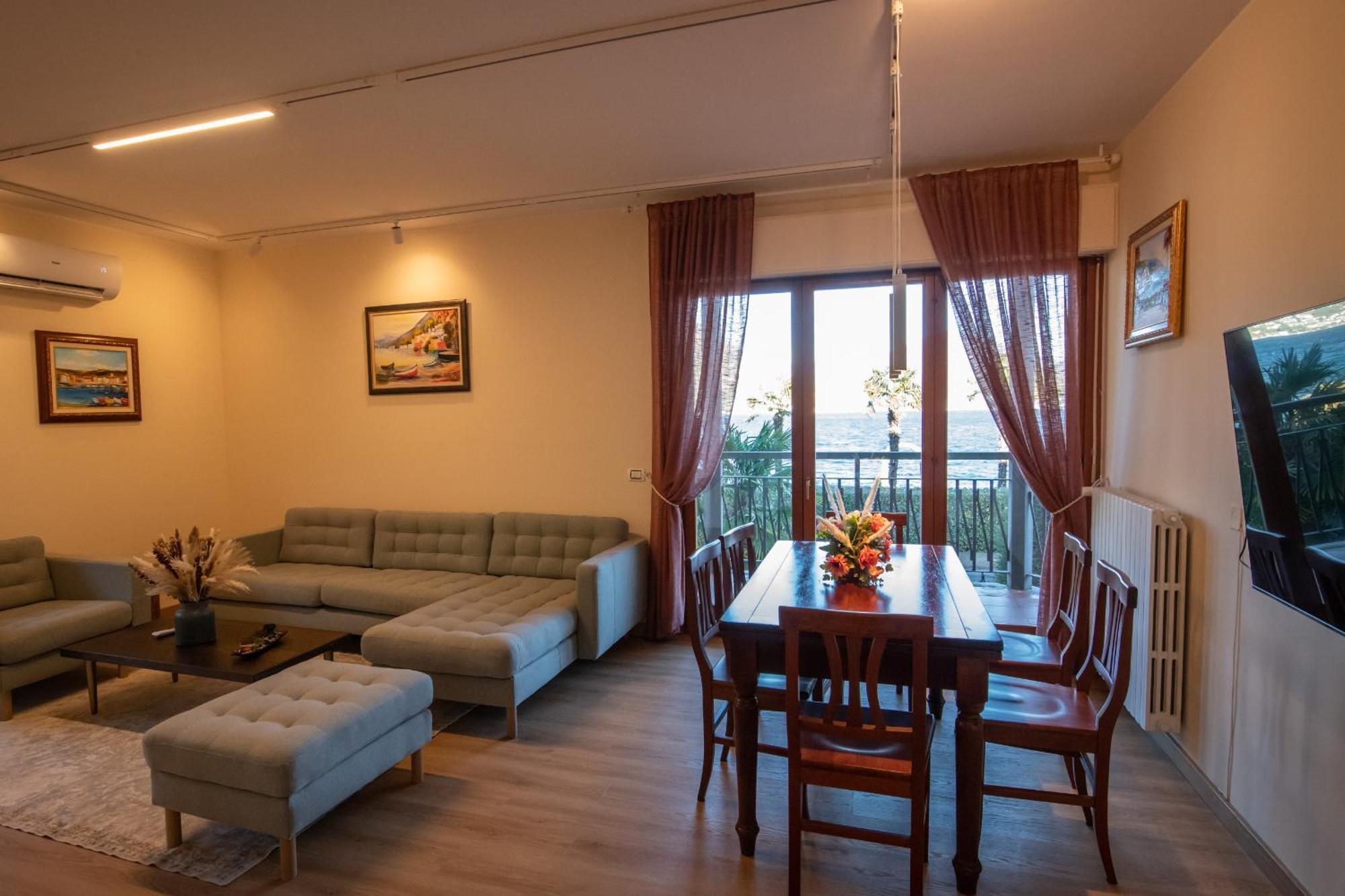 Residenza Lago Sereno Porto Ceresio Exterior foto