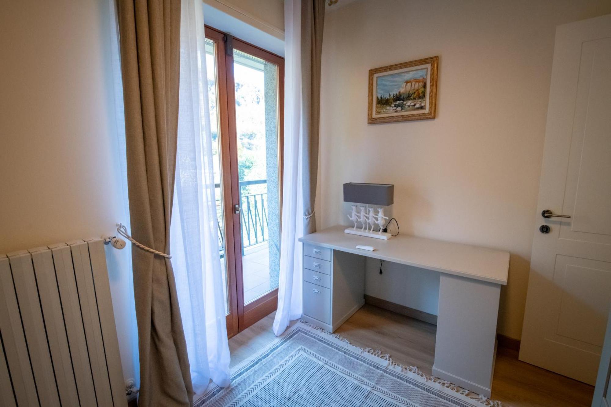 Residenza Lago Sereno Porto Ceresio Exterior foto