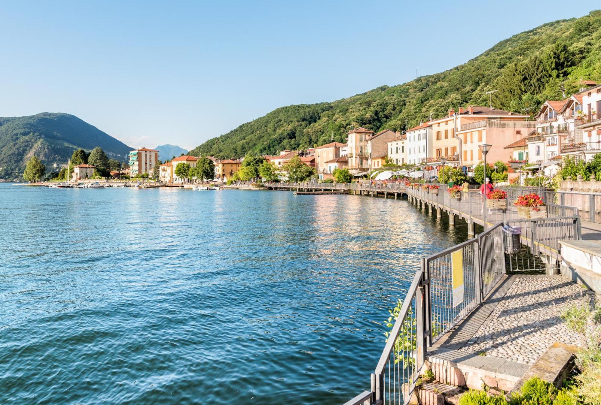 Residenza Lago Sereno Porto Ceresio Exterior foto